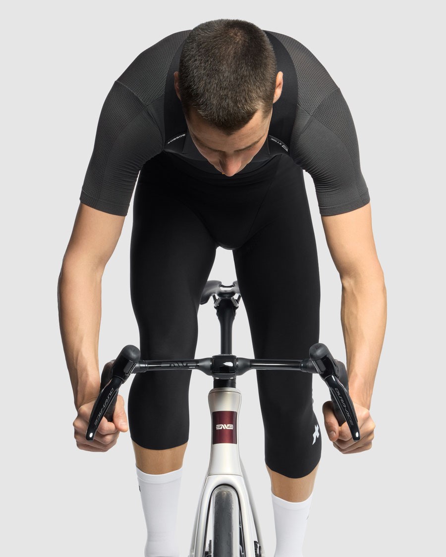 Assos MILLE GT S11 Spring/Fall 3/4 moške kolesarske hlače z naramnicami
