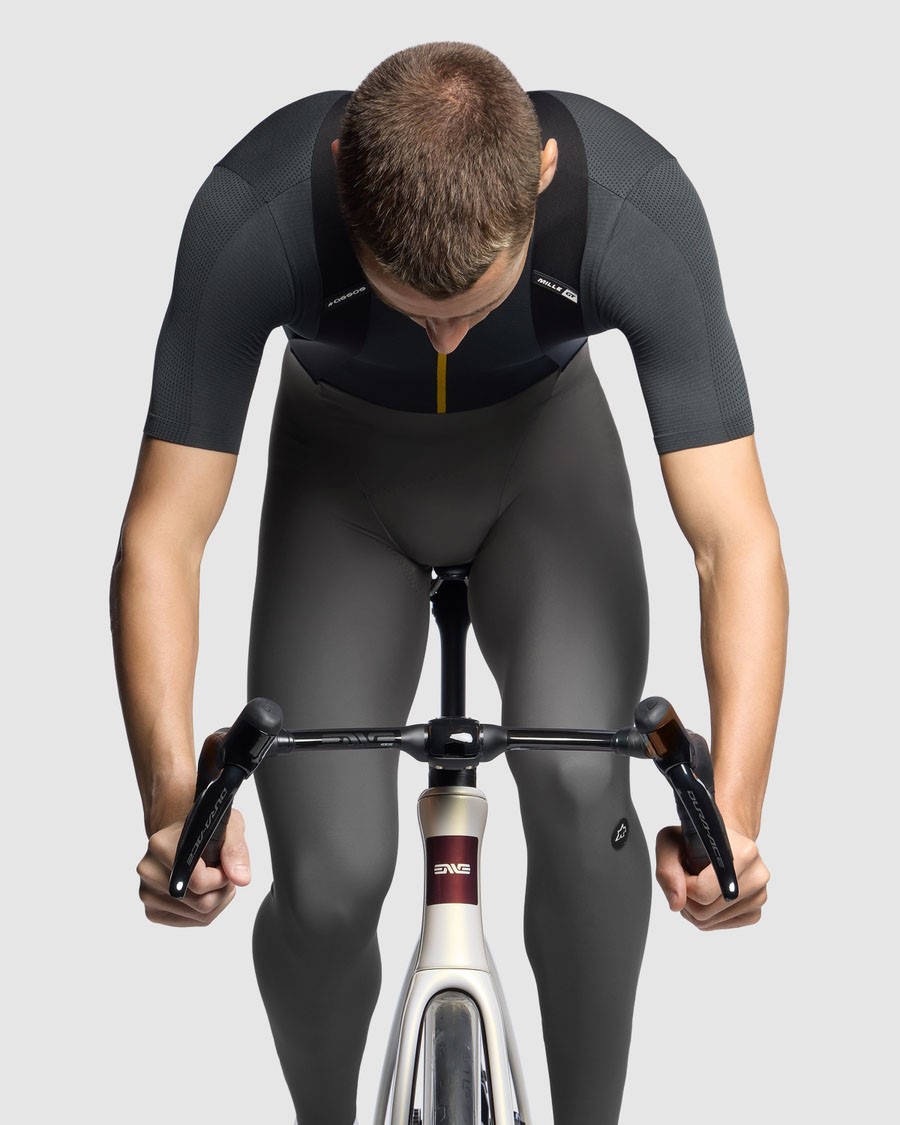 Assos MILLE GT Spring/Fall S11 moške dolge kolesarske hlače z naramnicami