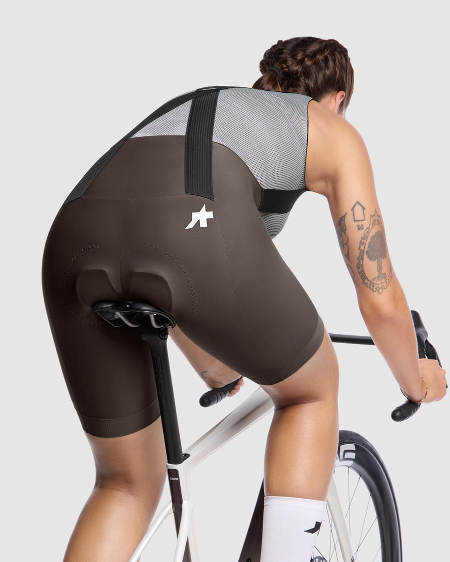 Assos UMA GT S11 ženske kratke kolesarske hlače z naramnicami