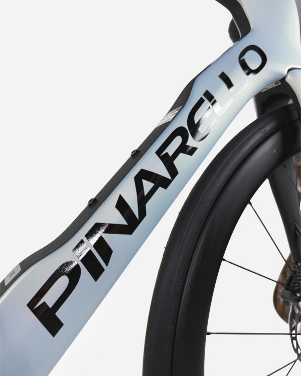 Pinarello DOGMA F Ultegra Di2 Ultrafast 45 cestno kolo