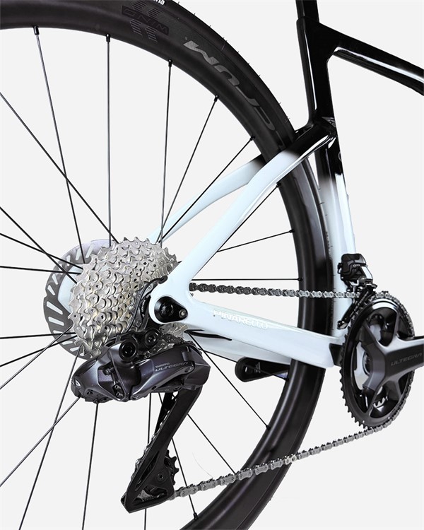 Pinarello F9 Ultegra Di2 Wind 42 cestno kolo