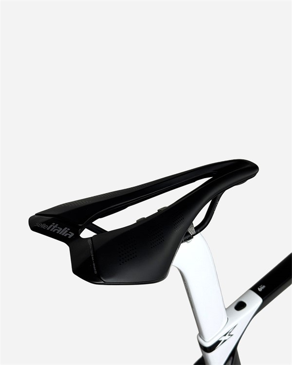 Pinarello DOGMA X Ultegra Di2 Ultrafast 40 cestno kolo