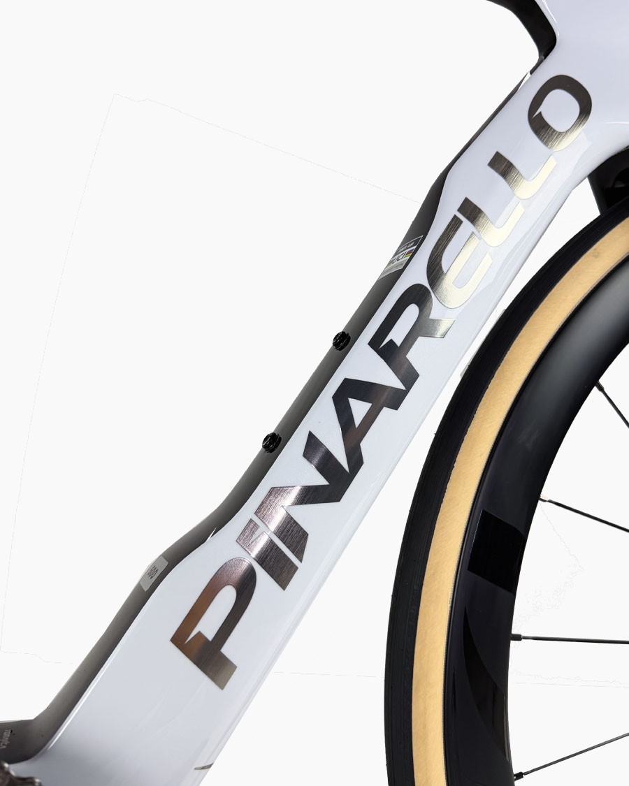 Pinarello DOGMA F Ultegra Di2 Ultrafast 45 cestno kolo