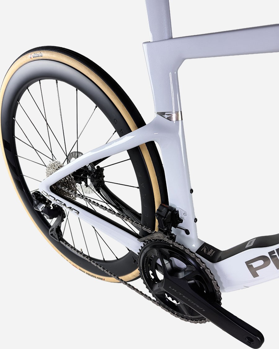 Pinarello DOGMA F Ultegra Di2 Ultrafast 45 cestno kolo