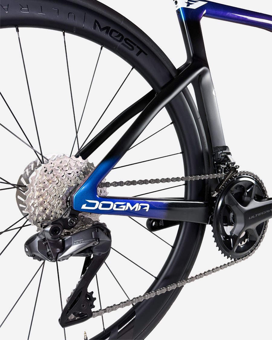 Pinarello DOGMA F Ultegra Di2 Ultrafast 45 cestno kolo