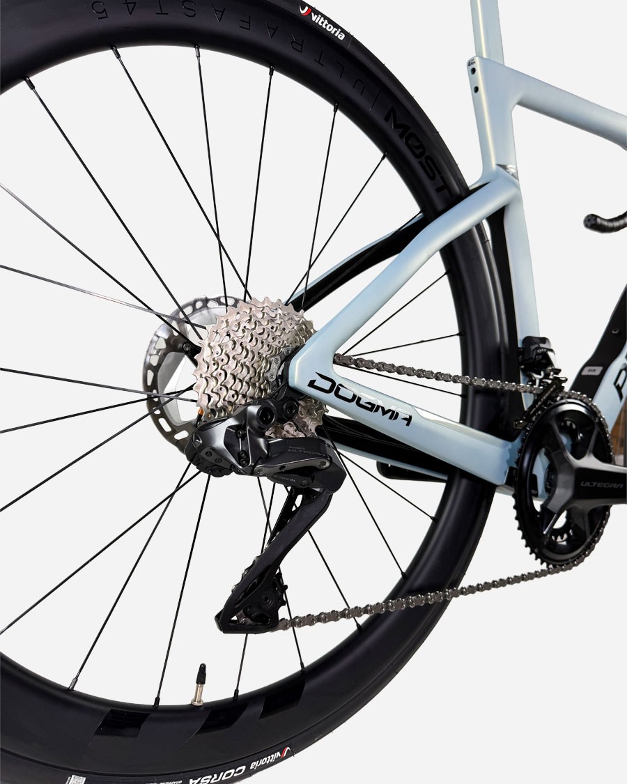 Pinarello DOGMA F Ultegra Di2 Ultrafast 45 cestno kolo