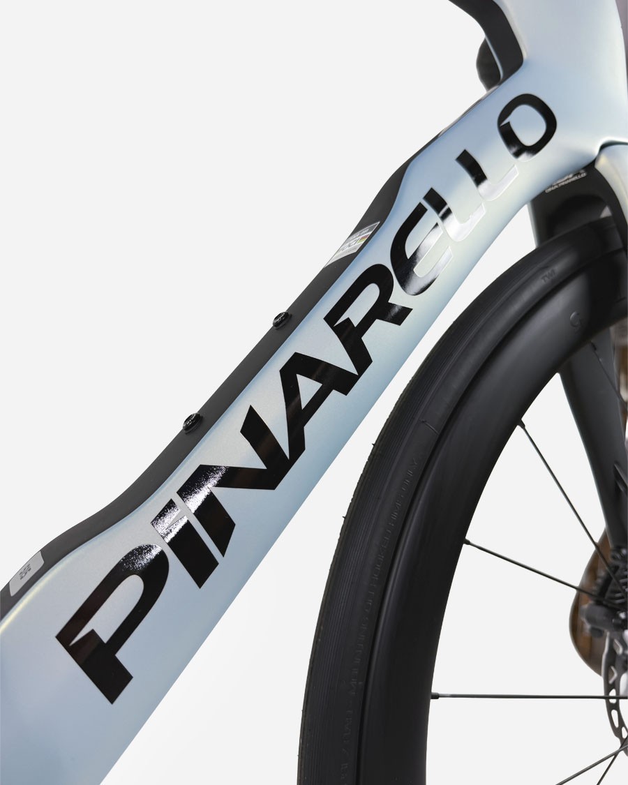 Pinarello DOGMA F Ultegra Di2 Ultrafast 45 cestno kolo