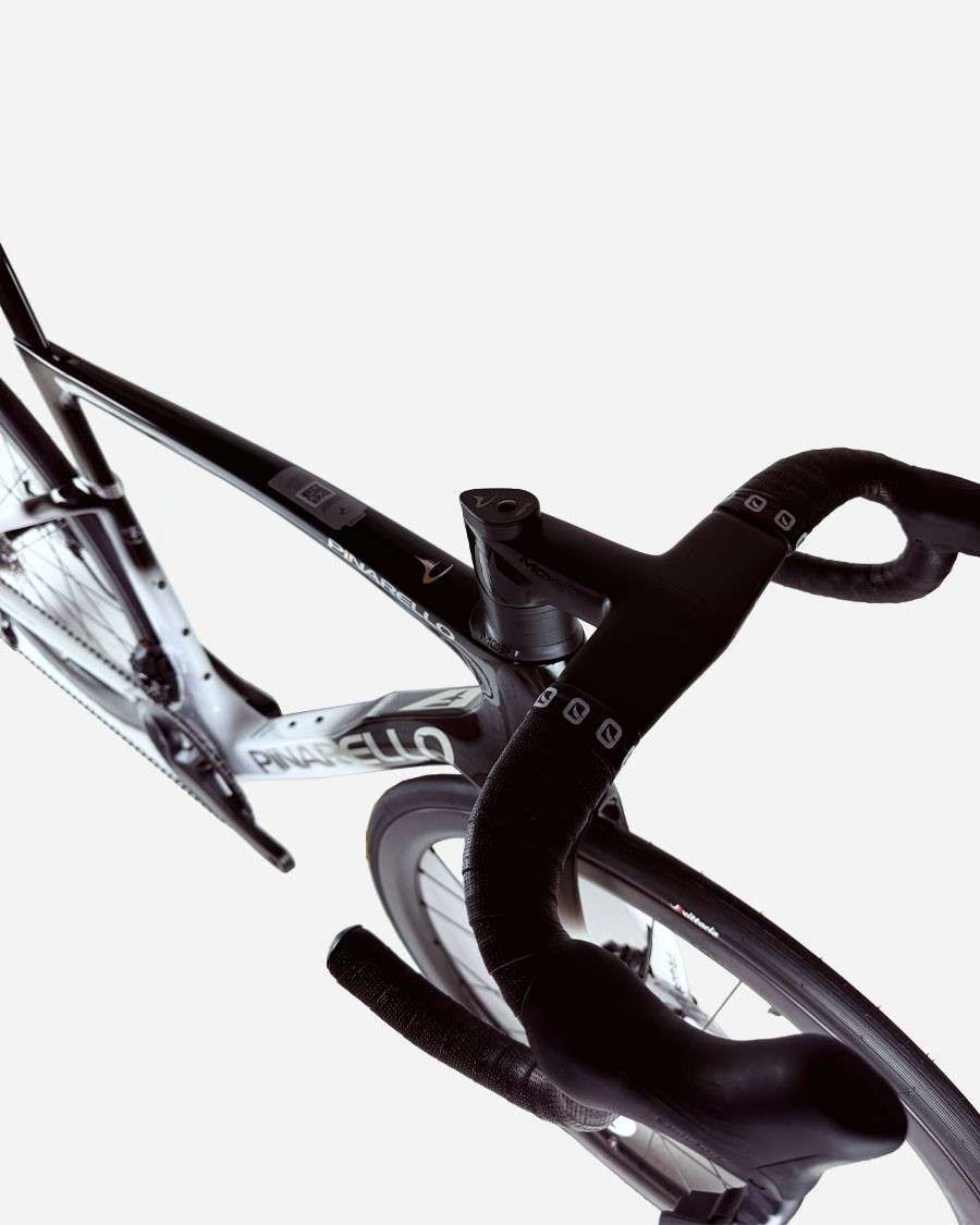 Pinarello F9 Ultegra Di2 Wind 42 cestno kolo