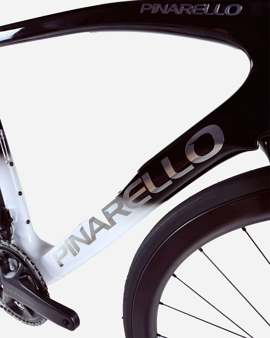 Pinarello F9 Ultegra Di2 Wind 42 cestno kolo