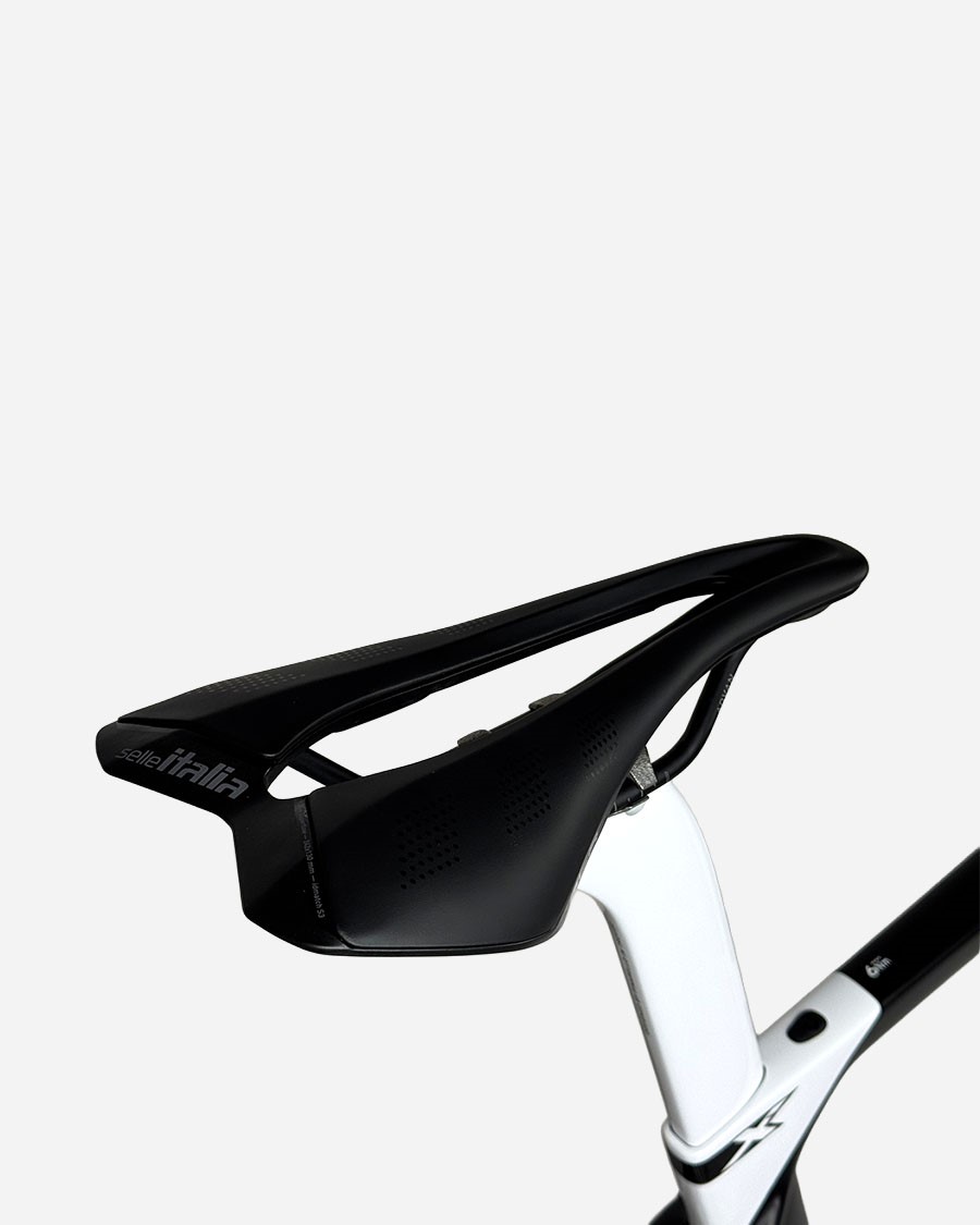 Pinarello DOGMA X Ultegra Di2 Ultrafast 40 cestno kolo